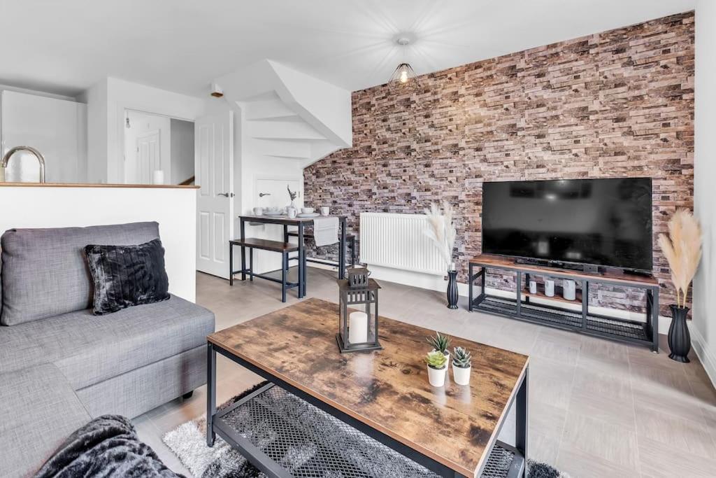 Beautiful 5 Bedroom Home In The City Centre With Gated Parking Birmingham Eksteriør bilde
