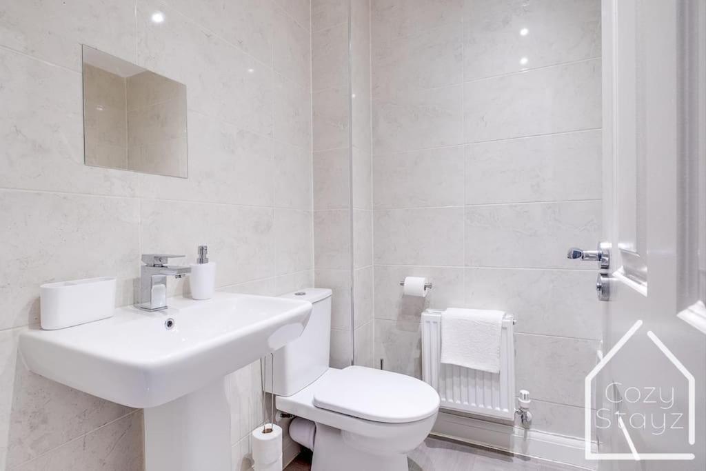 Beautiful 5 Bedroom Home In The City Centre With Gated Parking Birmingham Eksteriør bilde