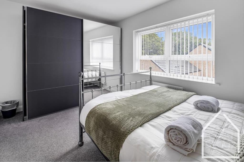 Beautiful 5 Bedroom Home In The City Centre With Gated Parking Birmingham Eksteriør bilde