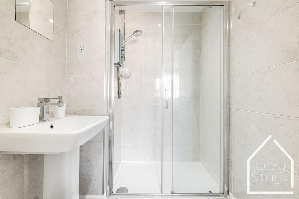 Beautiful 5 Bedroom Home In The City Centre With Gated Parking Birmingham Eksteriør bilde